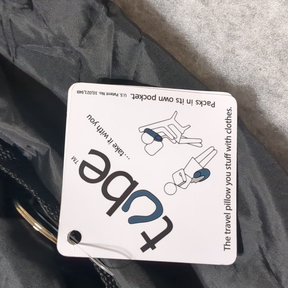 TUBE Travel pillow you stuff with clothes - Picture 6 of 11